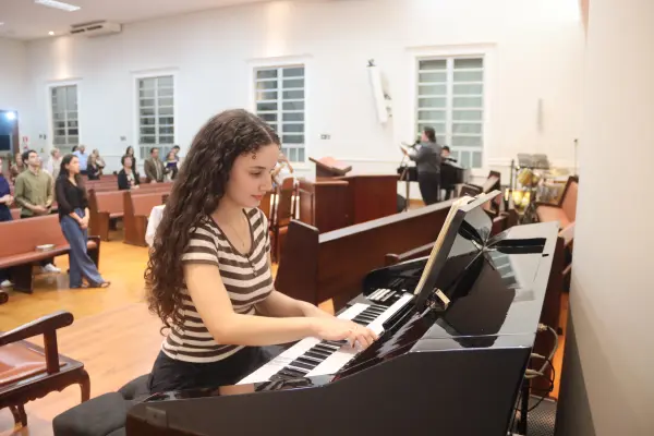 Culto Quarta-Feira (Mês dos Jovens) — foto 13