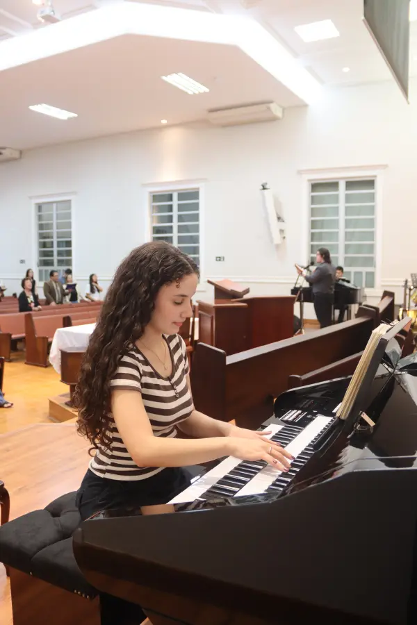 Culto Quarta-Feira (Mês dos Jovens) — foto 14