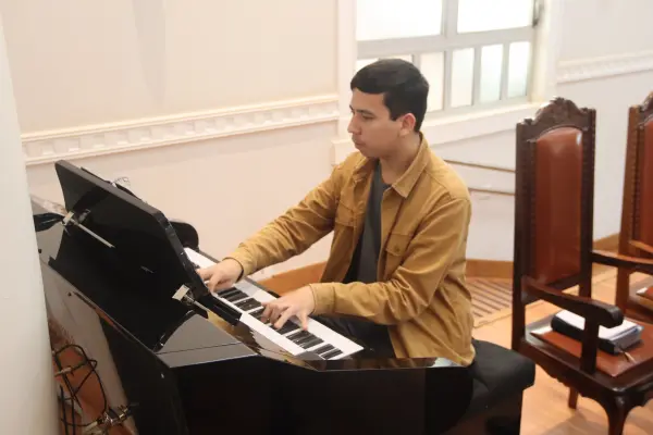 Culto Domingo (Mês dos Jovens — foto 4