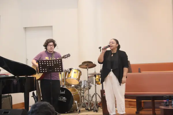 Culto Domingo (Mês dos Jovens — foto 10
