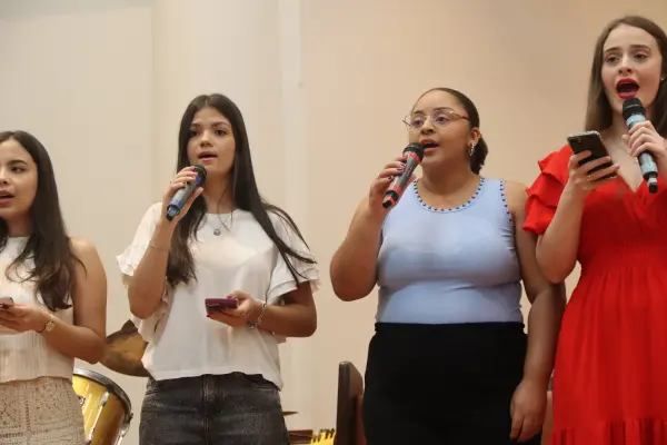 Culto Domingo — foto 189