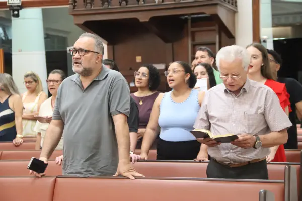 Culto Domingo — foto 194
